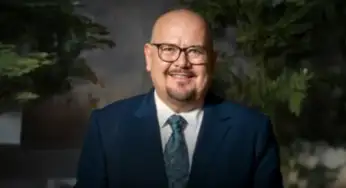 “Combinamos experiencia y tecnología en soluciones logísticas”.