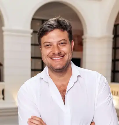 conectividad aérea representando el crecimiento del turismo paraguayo.