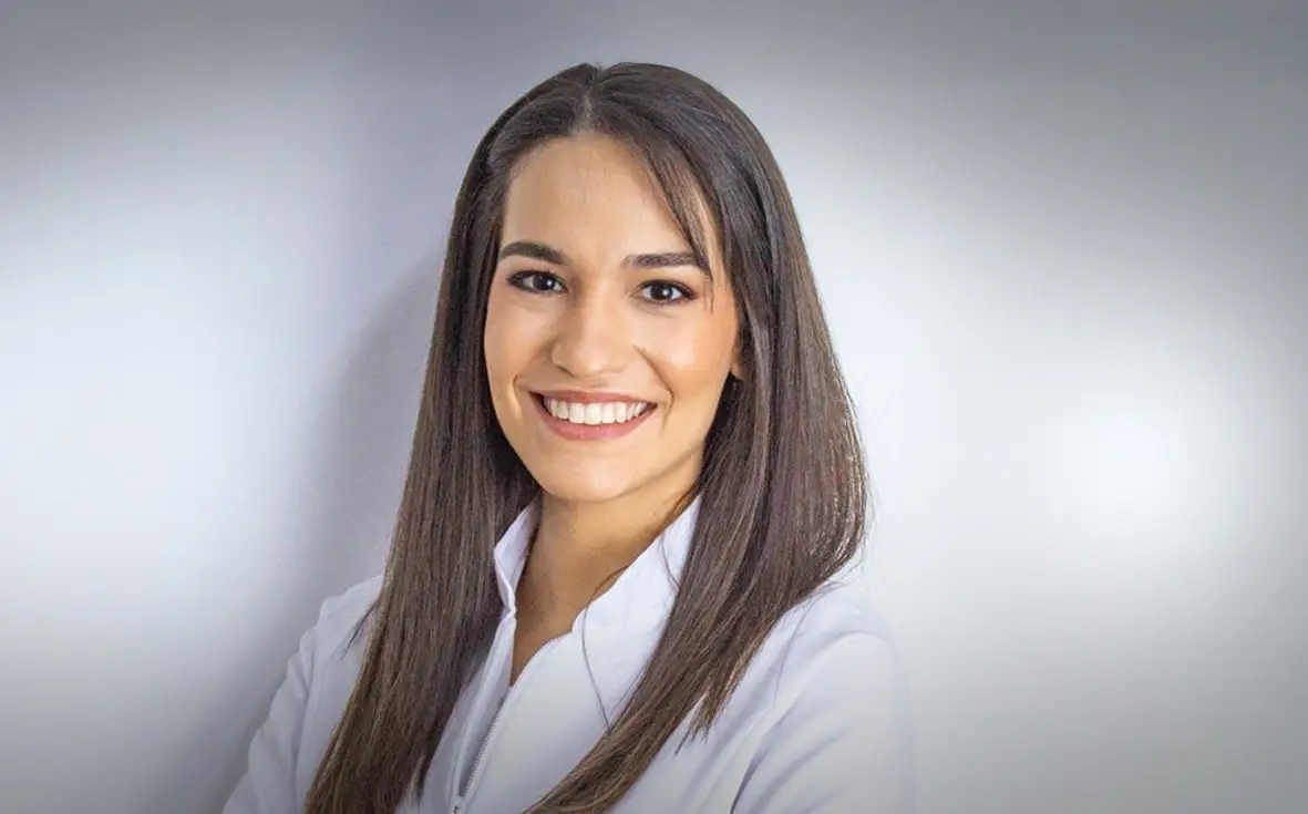 Llano Zarza, Alejandra